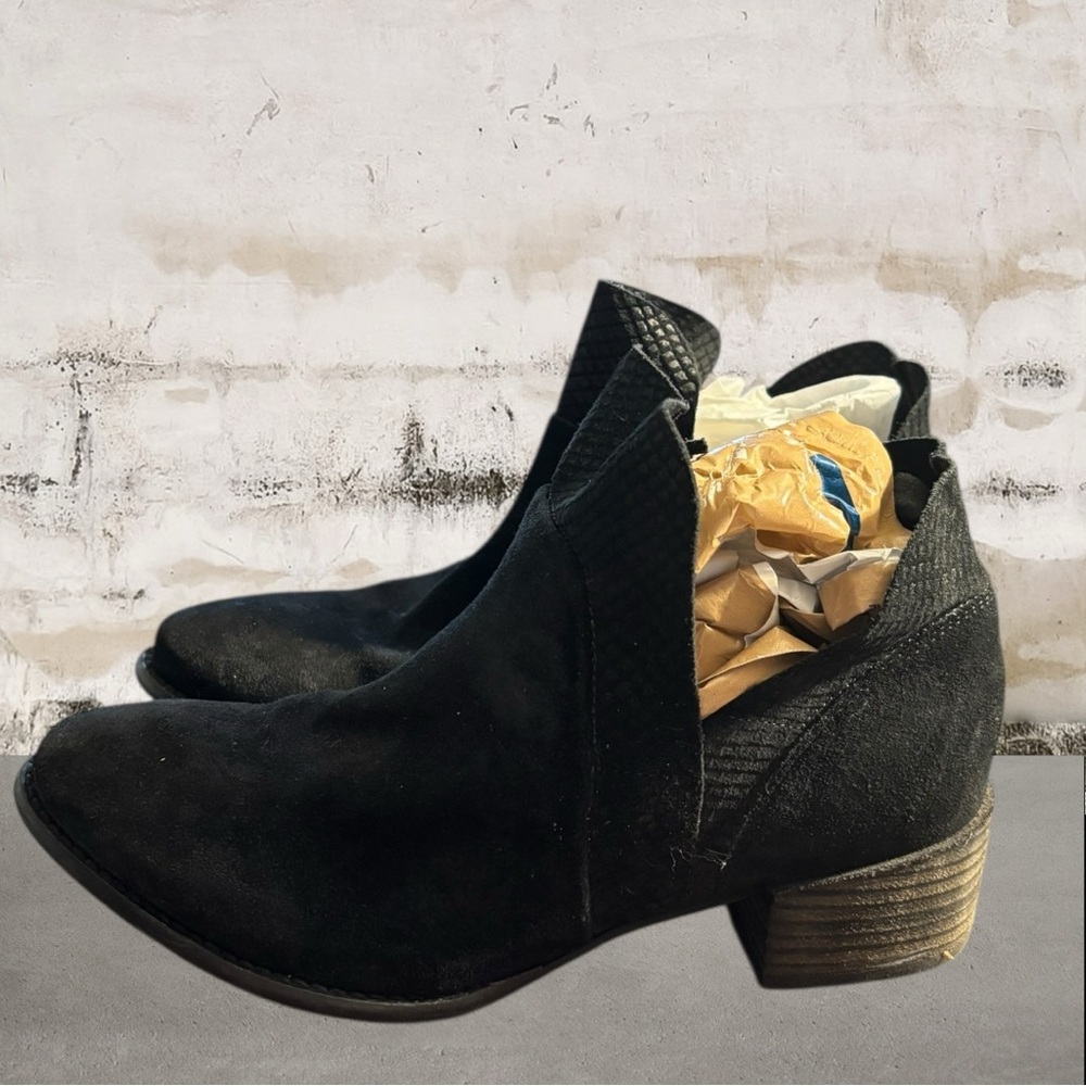 Seychelles Score Black Suede Snake Embossed Zip Bootie Ankle Boot Size 8 - Picture 4 of 9